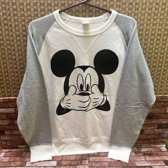UT Uniqlo Disney Sweatshirt Mickey Mouse M - Picture 10 of 10